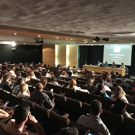 Hotel Condes De Urgel Lleida Bagian luar foto